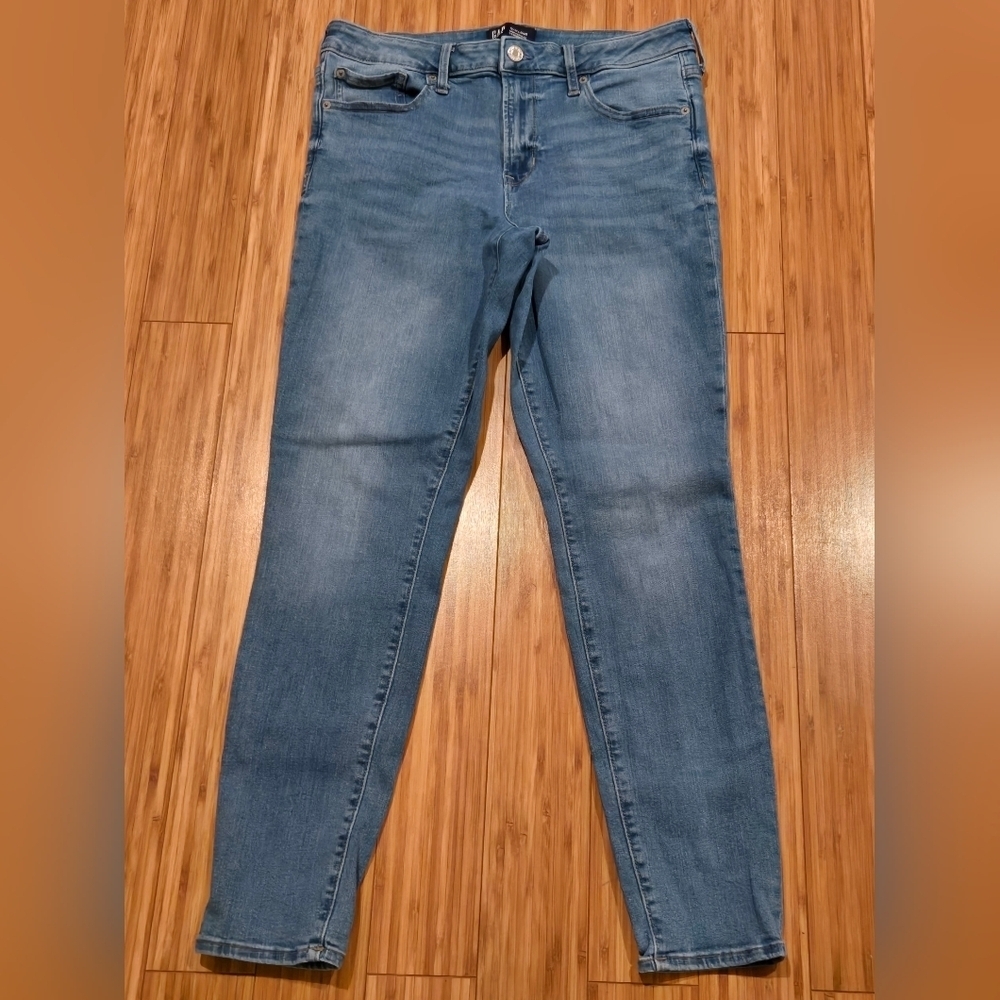 NWOT GAP Classic Blue Jeans